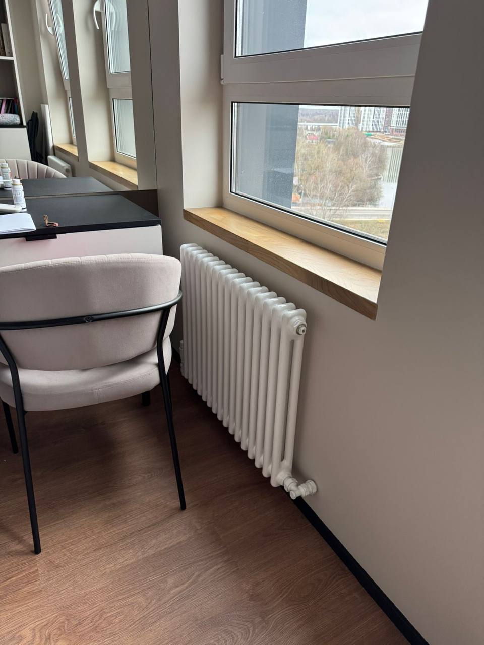 Bareng Softy 2057 в интерьере, студия 16 м2, RAL 9016 белый