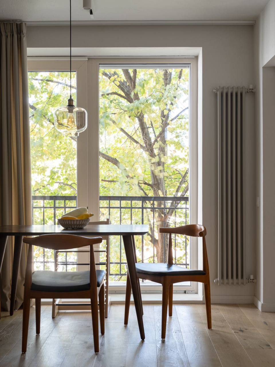 Bareng Softy 2180 в интерьере, Гостиная 14 м², RAL 7004 серый