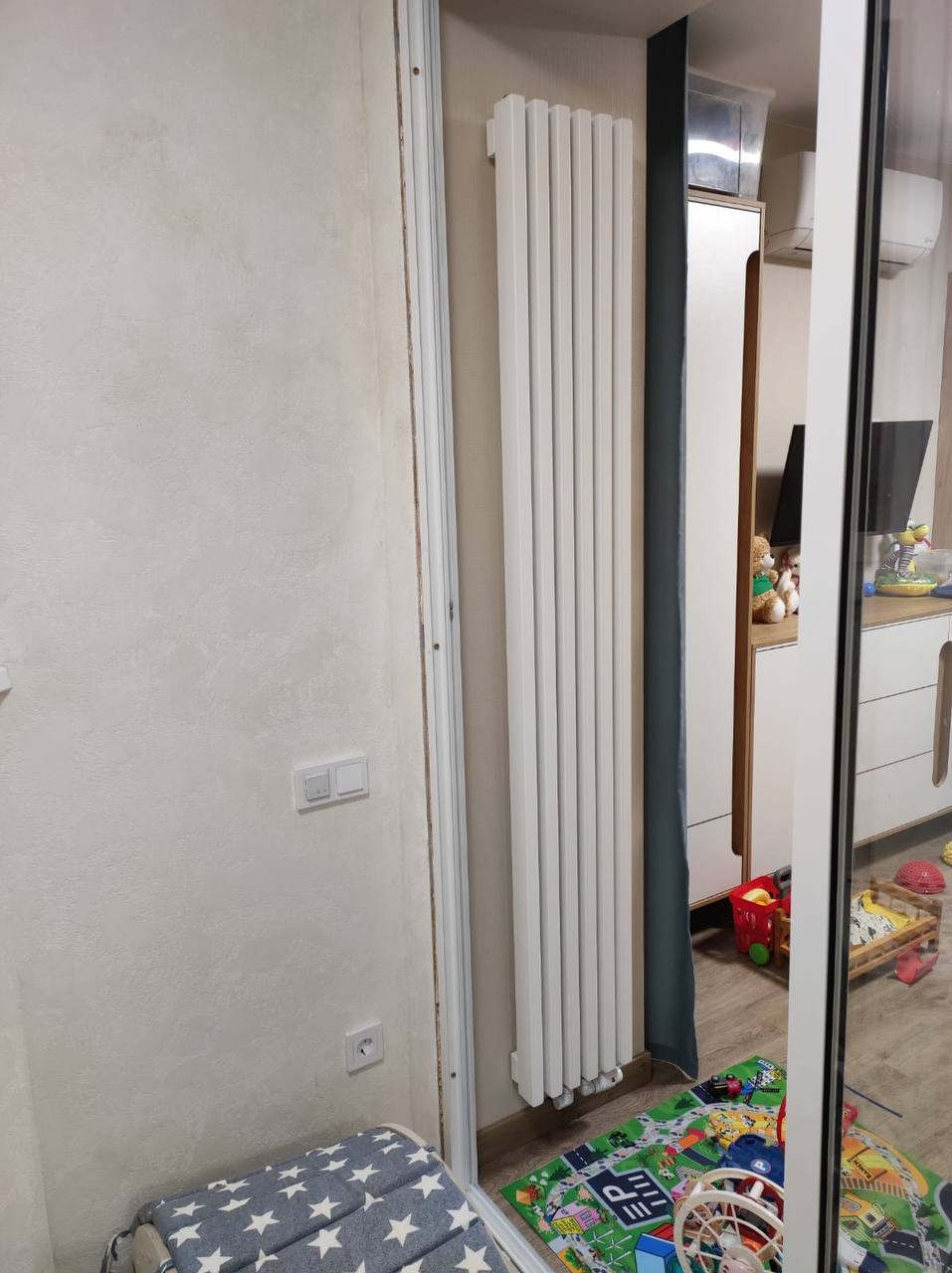 SteelHot 1750 в интерьере, Детская 13 м², RAL 9016 белый