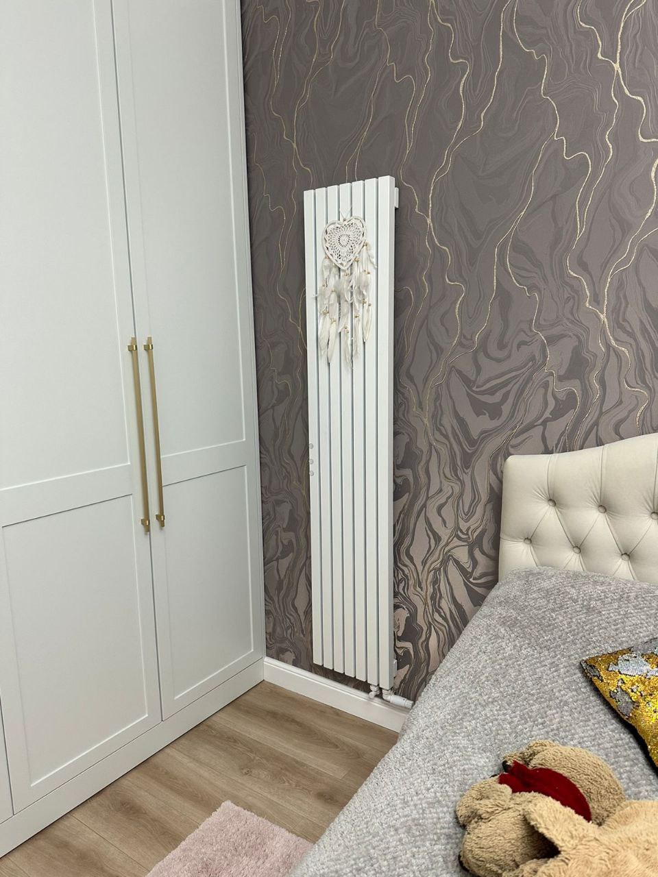 Bareng Tipe V 1750 в интерьере, Спальня 14 м², RAL 9016 белый