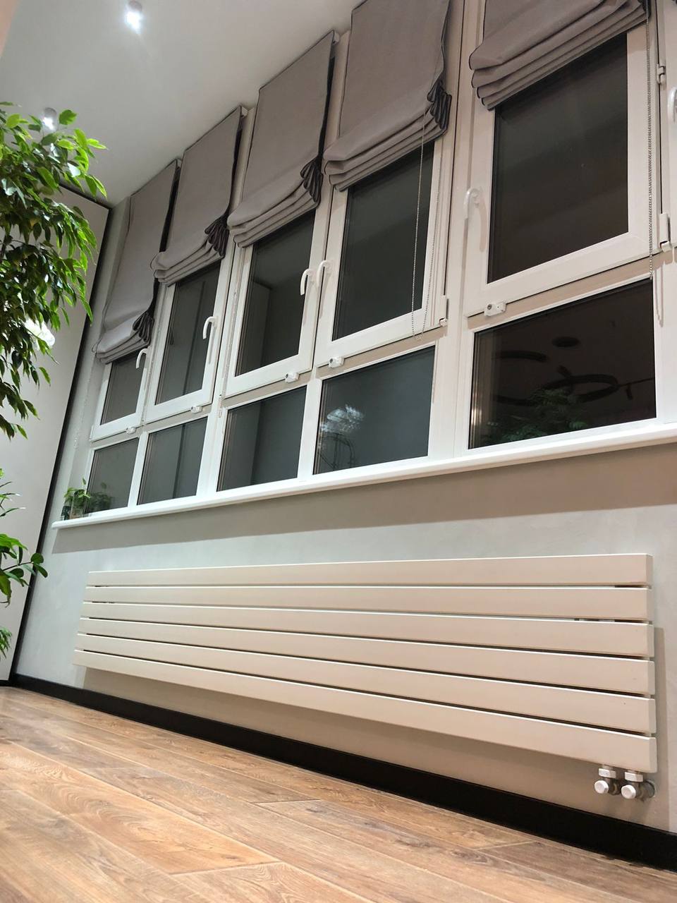Axxinot Adero Z 1750 в интерьере, гостиная 20 м2, RAL 9016 белый