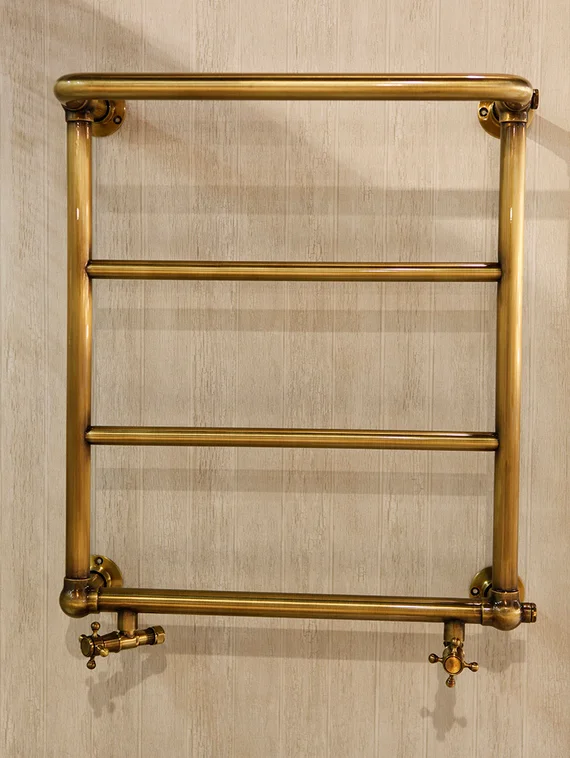 Cezares Taranto - полотенцесушитель в стиле ретро