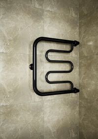 Foxtrot  Black - водяной полотенцесушитель  с боковым подключением черного цвета.