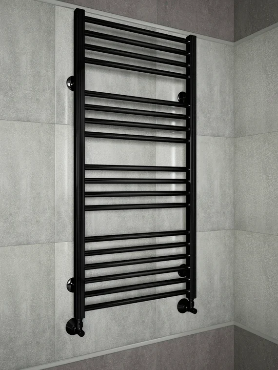 Sicilia Black - черный полотенцесушитель с квадратными вертикалями и округлыми горизонтальными перекладинами.