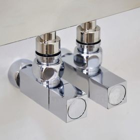 Комплект вентилей регулировочных квадратной формы.