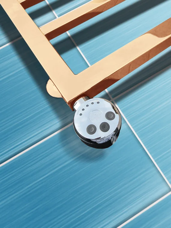 Croma - водяной дизайн полотенцесушитель с квадратным профилем