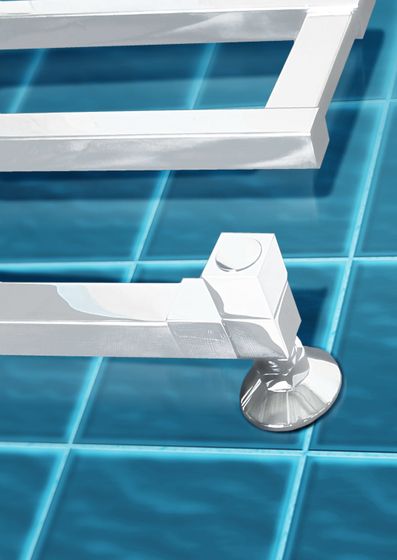 Optima White  - белый полотенцесушитель с боковым подключением квадратный профиль