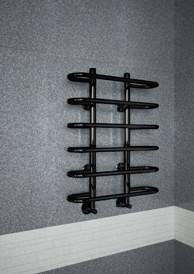 Sahara E - черный полотенцесушитель с закругленными перекладинами.