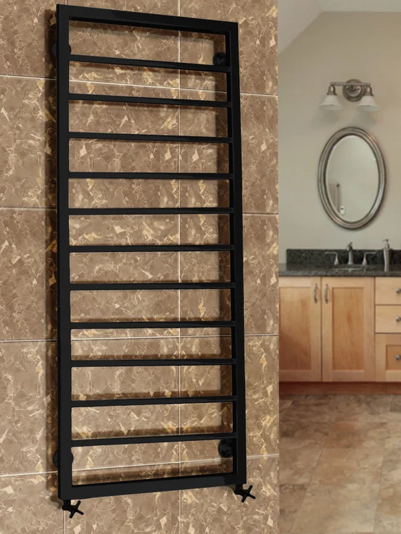 Corsa - водяной дизайн полотенцесушитель с квадратными и круглыми формами