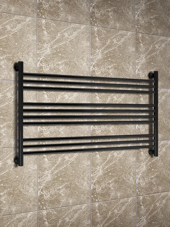 Bogema L Black - черный полотенцесушитель горизонтальной формы