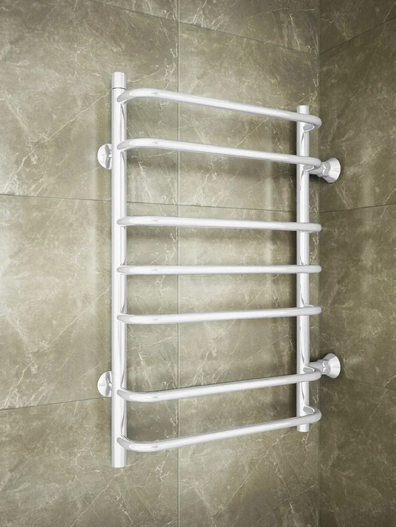 Standart  - водяной полотенцесушитель с боковым подключением .