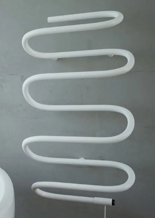 Полотенцесушитель Terma Spiro - белый электрический полотенцесушитель с греющим кабелем | Фото 1