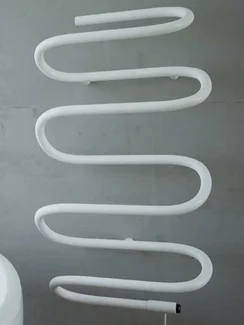 Полотенцесушитель Terma Spiro - белый электрический полотенцесушитель с греющим кабелем