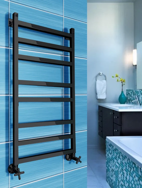 Ancona Black - черный дизайн полотенцесушитель квадратной формы