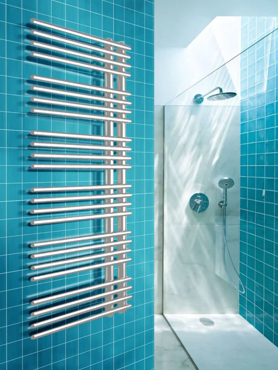 Brigantina - дизайн полотенцесушитель с перекладинами внахлест белого цвета