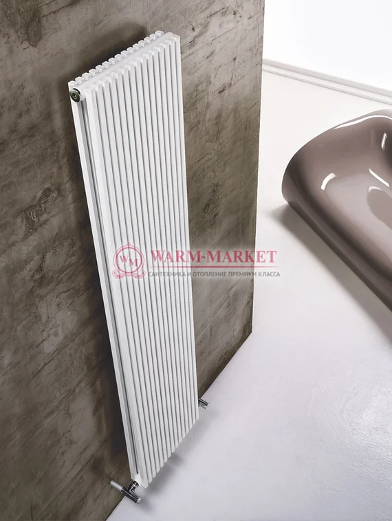 Вертикальный дизайн радиатор Antrax IT AV 13 s/d