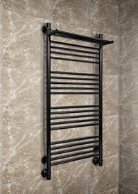 Bogema P Black - черный водяной полотенцесушитель с греющей полкой.