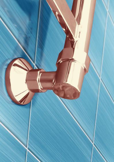 Maxima - узкий полотенцесушитель шириной 300 мм. бронза