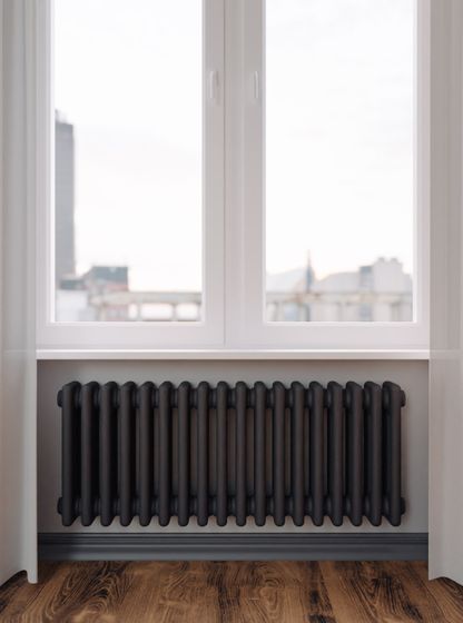 Bronto Pipe 3050 - трехтрубный трубчатый радиатор высотой 500 мм, нижнее подключение