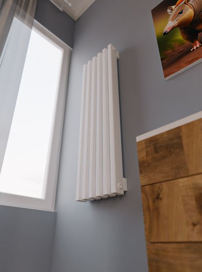 Bronto Plex V - вертикальный трубчатый радиатор высотой 900 мм, нижнее центральное подключение