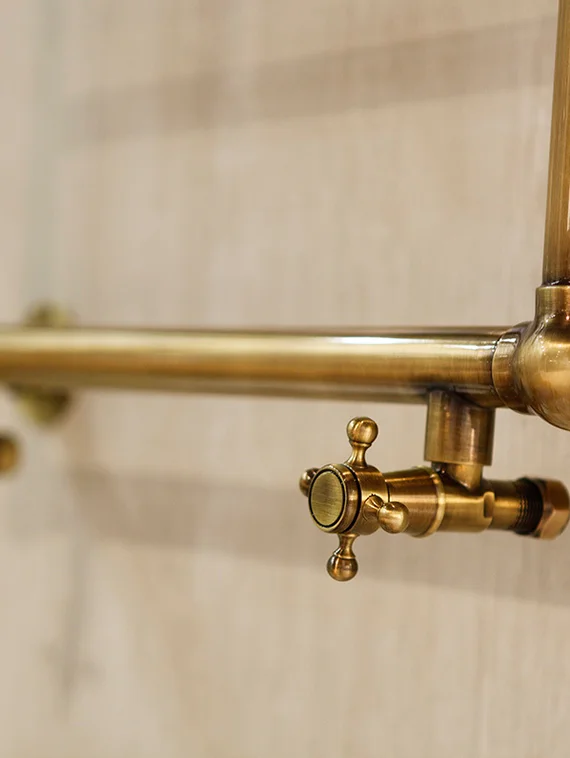 Cezares Taranto - полотенцесушитель в стиле ретро