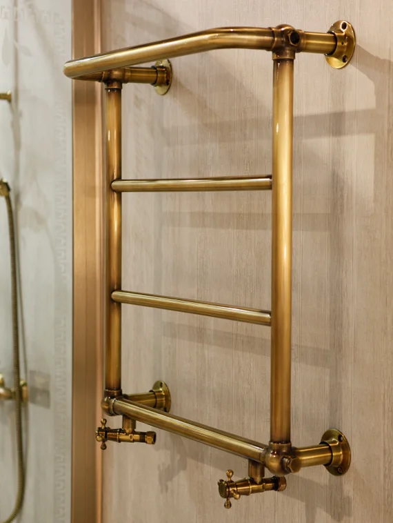 Cezares Taranto - полотенцесушитель в стиле ретро