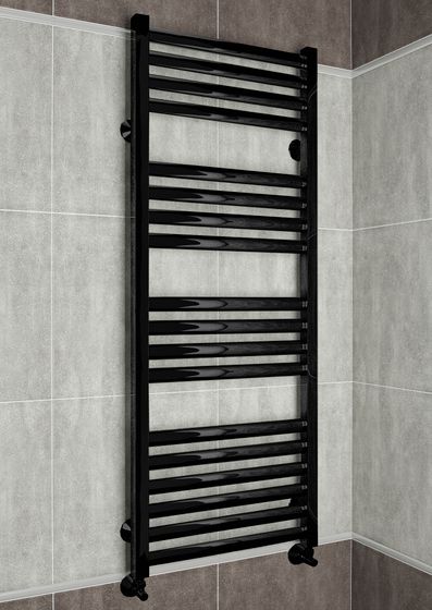 Greta Black - черный полотенцесушитель с квадратными вертикалями.