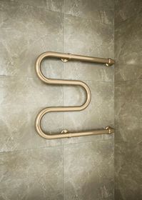 М - образный водяной полотенцесушитель цвета бронза.