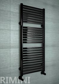 Rimini Black - черный дизайн полотенцесушитель с прямоугольными горизонталями.
