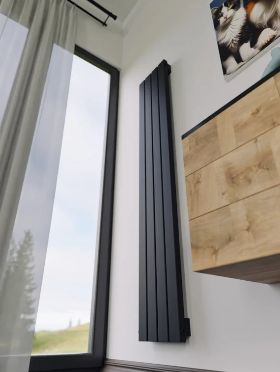 Bronto Silva V - вертикальный трубчатый радиатор высотой 700 мм, боковое подключение
