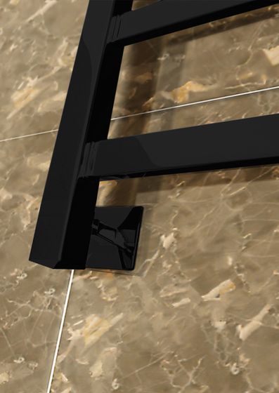 Prestige Black - черный полотенцесушитель с прямоугольным профилем