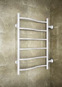 Volna White -  слегка изогнутый белый полотенцесушитель