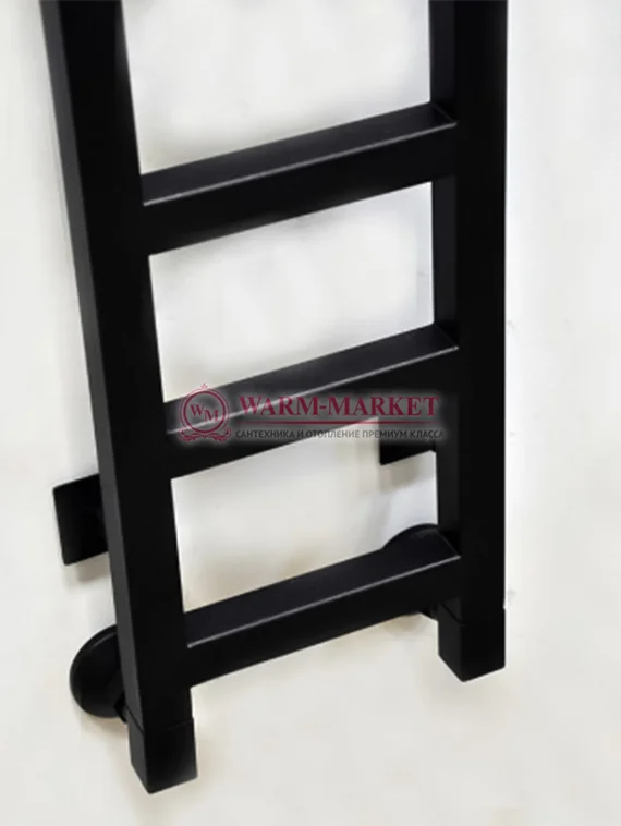 Quadro Q11 - водяной дизайн-полотенцесушитель из нержавеющей стали