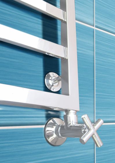 Bergamo - дизайн полотенцесушитель с квадратным профилем