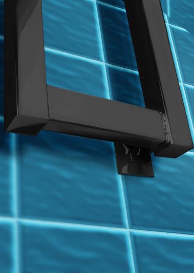 Optima Black - черный  полотенцесушитель с боковым подключением квадратный профиль