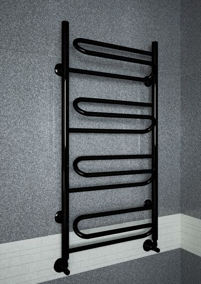 Upiter E - электрический полотенцесушитель с увеличенным пространством для сушки черного цвета.