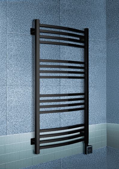 Arkus E - электрический полотенцесушитель с квадратным профилем черного цвета