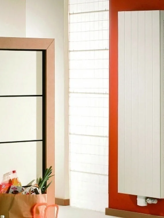 Purmo Faro V Inox 21 1950 - вертикальный панельный радиатор из нержавеющей стали с бороздками