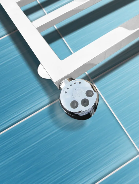 Croma White - белый дизайн полотенцесушитель с квадратным профилем