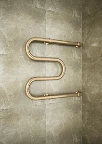М - образный водяной полотенцесушитель цвета бронза без полочек