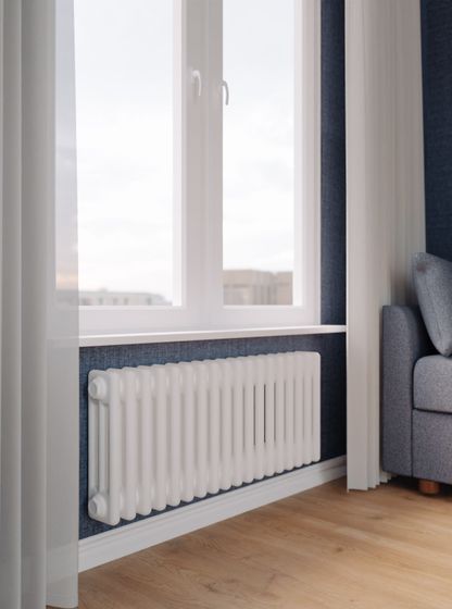 Bronto Pipe 3037 - трехтрубный трубчатый радиатор высотой 370 мм, нижнее подключение с термостатикой