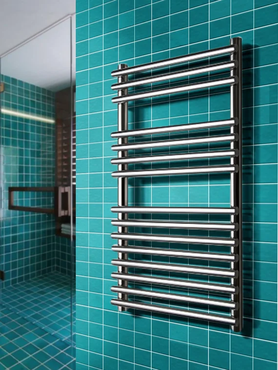 Leona - дизайн полотенцесушитель с круглыми перекладинами внахлест хром