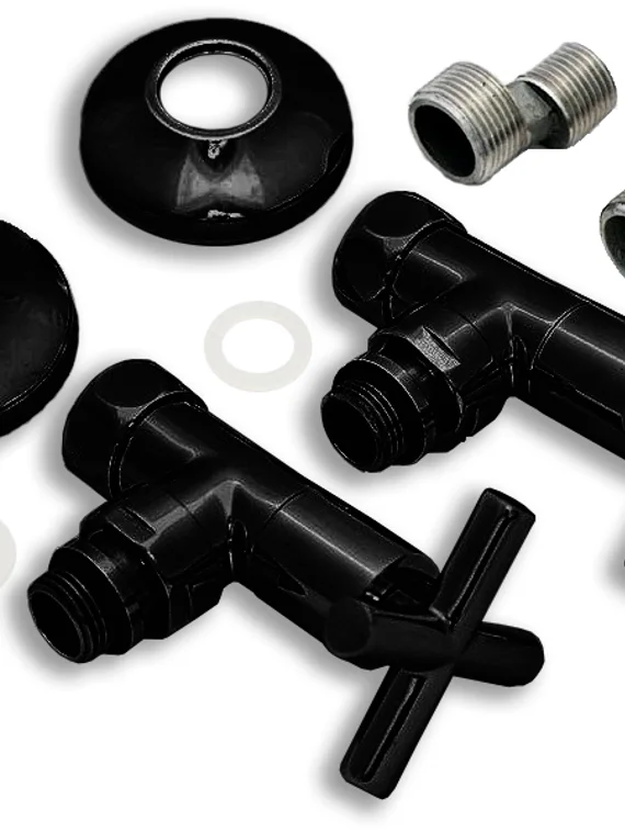 Вентиль крестообразный регулировочный прямой черного цвета.