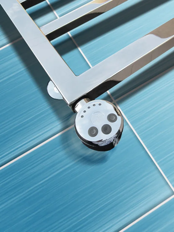 Croma - водяной дизайн полотенцесушитель с квадратным профилем