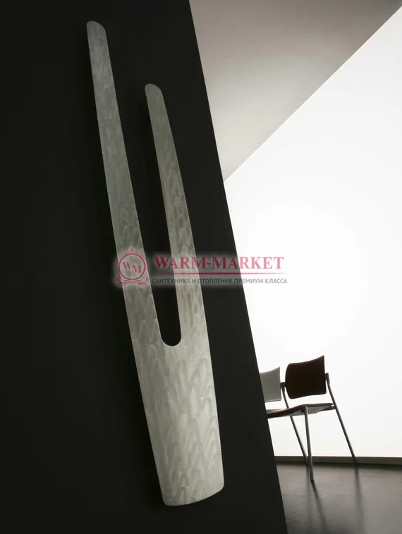 Вертикальный дизайн радиатор Antrax IT Vu