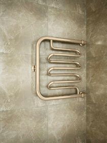 Foxtrot Liana Bronze - водяной полотенцесушитель цвета бронза с боковым подключением.