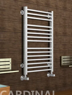 Kardinal White - белый дизайн полотенцесушитель с прямоугольными вертикалями.