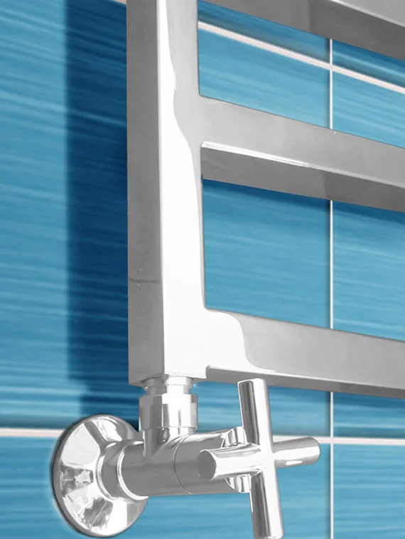 Ancona - водяной  дизайн полотенцесушитель квадратной формы