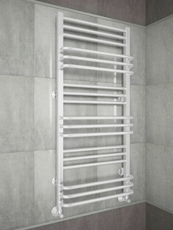 Sorento White - белый полотенцесушитель с чередующимися перекладинами.