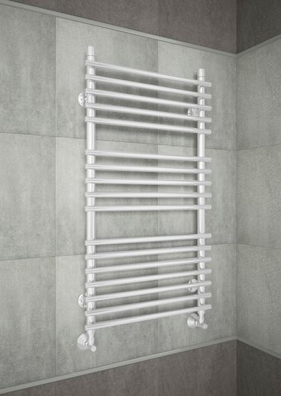 Vatra E - электрический полотенцесушитель белого цвета с перекладинами внахлест.